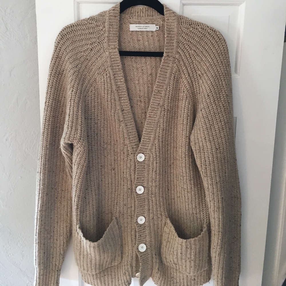 Medium Weight Men’s Sweater - image 1